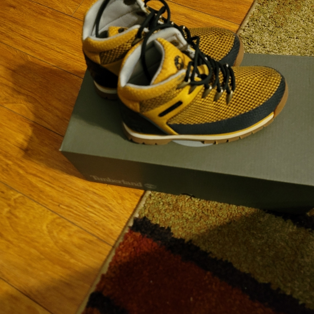 Little boys timberland sneaker boot 13.5